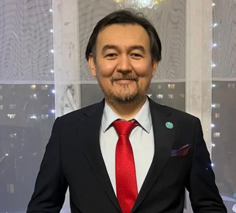 谨代表文化遗产基金会，向您致以即将到来的新年最诚挚的祝贺！