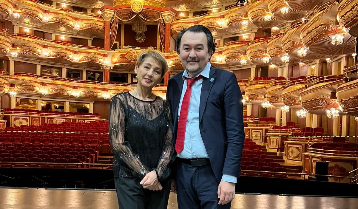 怀着由衷的敬仰与最深切的尊敬