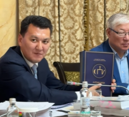 在今天的编辑委员会例会上，我们批准了《哈萨克斯坦历史》第二卷的手稿用于出版准备