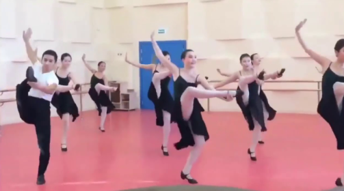 以“阿特沙贝斯”（Atshabys）动作为主题的练习片段，选自库利别科娃教授的公开课