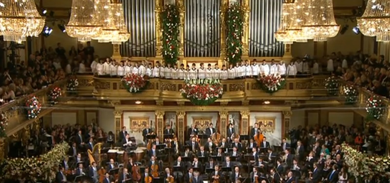 维也纳男孩合唱团在新年音乐会上表演小约翰*施特劳斯的波尔卡