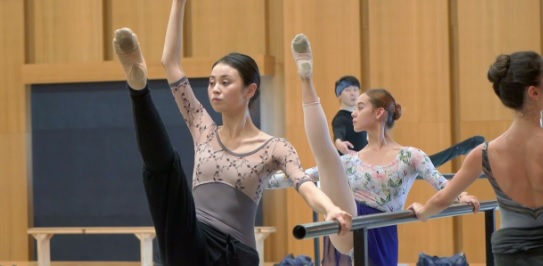 著名编舞大师在“阿斯塔纳歌剧院”的大师班