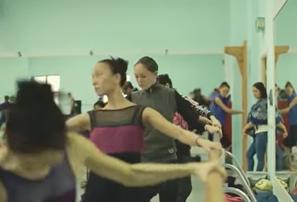 哈萨克斯坦的芭蕾舞演员生活得怎么样？