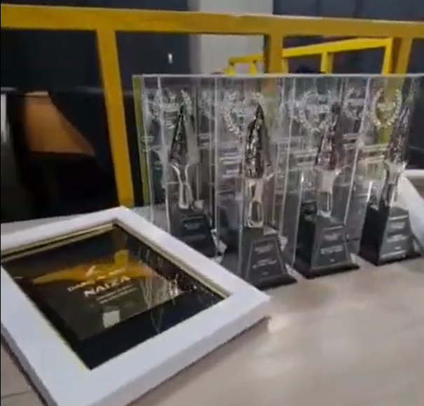 由超级明星雕塑家奥尔扎斯·穆哈梅迪在哈萨克斯坦制作的备受瞩目的奖项产品