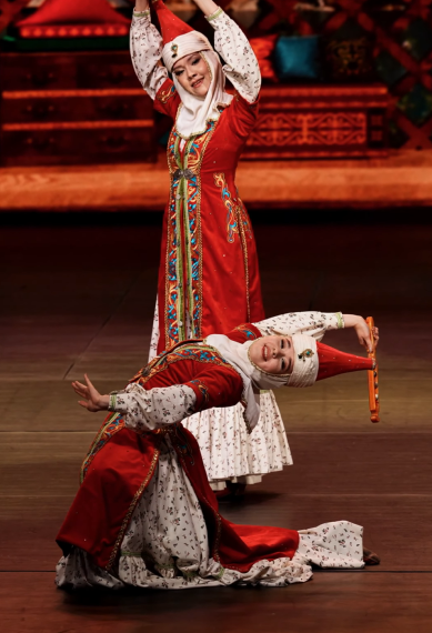 努尔吉萨·特连季耶夫 ——《阿塔·托勒高》 编舞：扎乌尔别克·拉伊巴耶夫