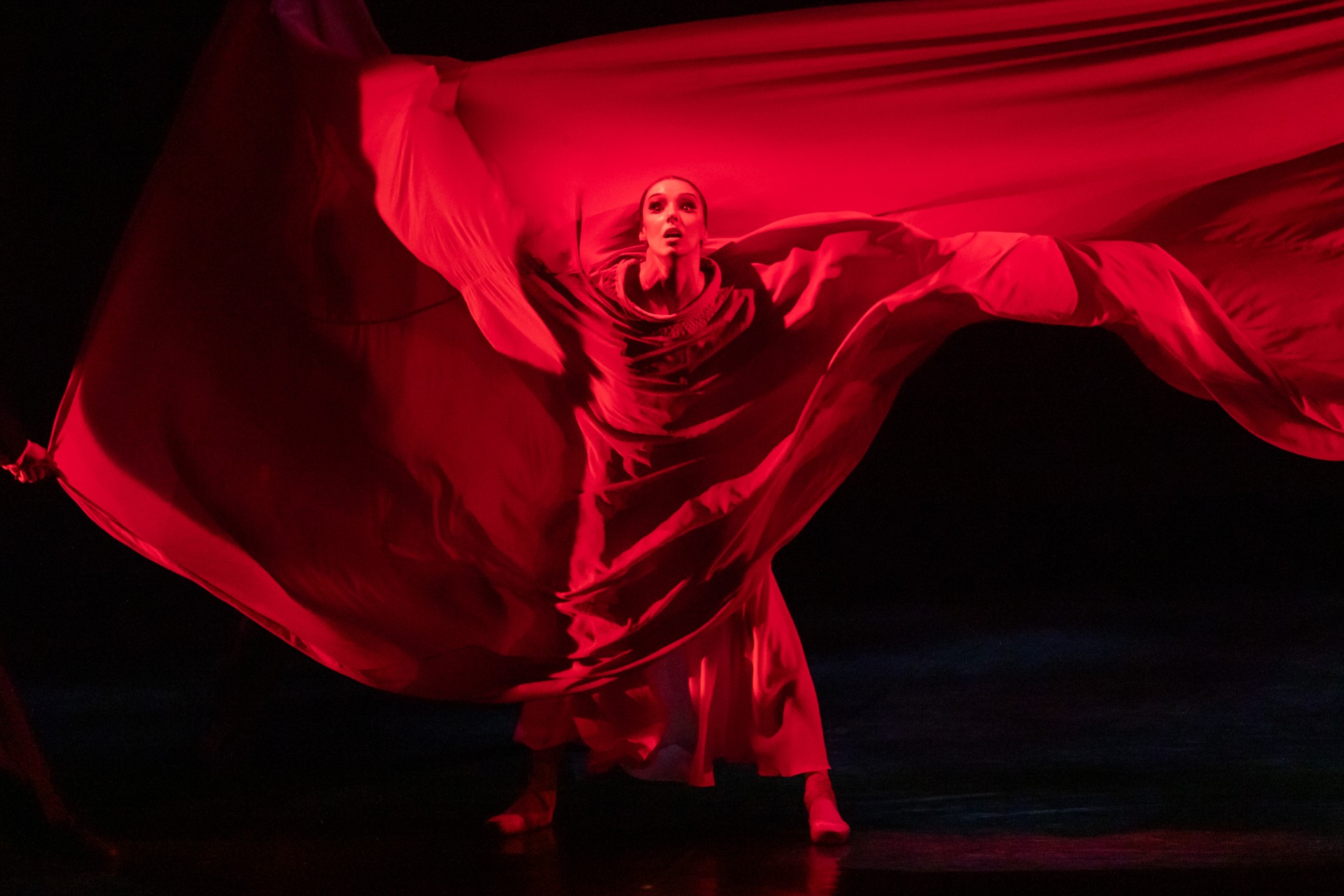 艾夫曼芭蕾舞团携《红色吉赛尔》与《超越罪恶》登陆阿斯塔纳