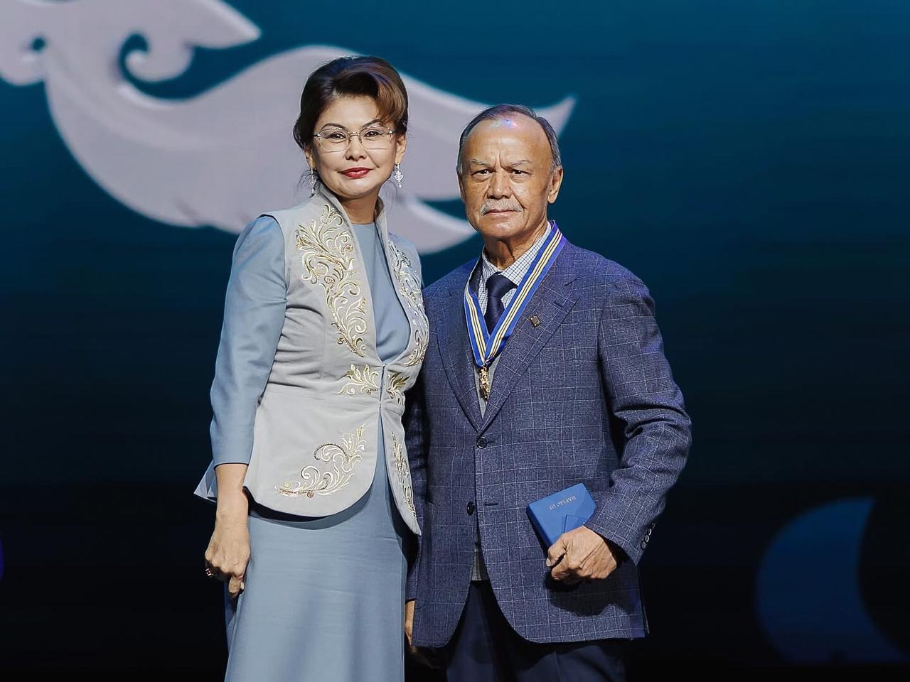 “阿斯塔纳歌剧院”的艺术家荣获国家勋章