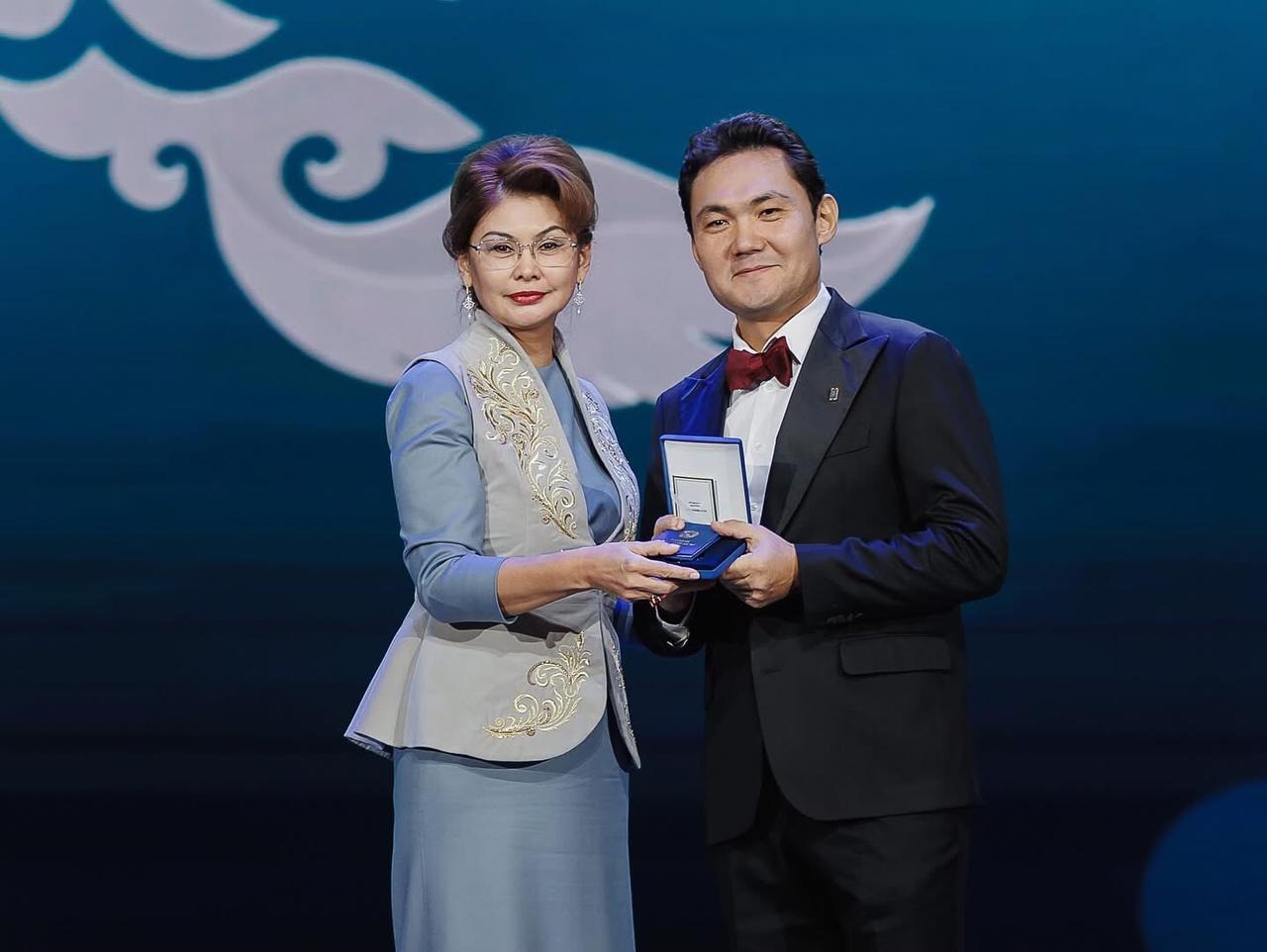 艾达·巴拉耶娃向文化和媒体领域的杰出人士颁发了国家奖项。