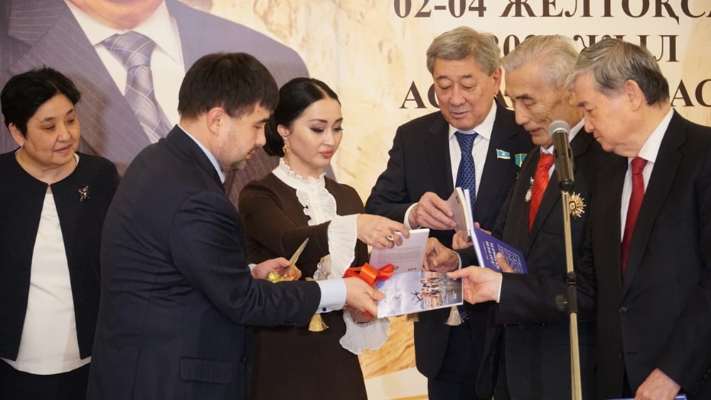 Астанада «Дәурен кешкен» өлеңдер жинағының тұсаукесері өтті