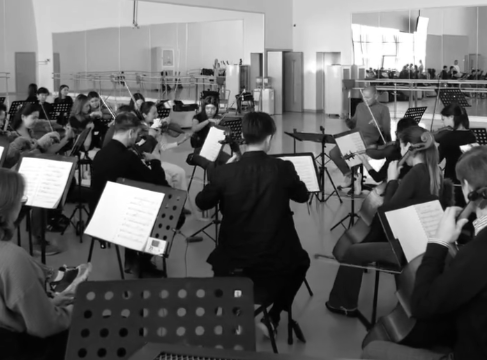 A performance accompanied by live music is always a unique and incomparable experience. It’s not just background — it’s a powerful flow that lets you feel the music not only with your ears but with your entire soul, offering a true and profound immersion into the emotional world of the performance. These days, under the direction of Chief Conductor Arman Urazgaliev, the orchestra is holding intensive rehearsals. The maestro and musicians are adding the final touches to the score to create a perfect and expressive musical accompaniment for the premiere of the ballet “Two Carpets.”  📅 October 17–18 🎟️ Tickets: astanaballet.com